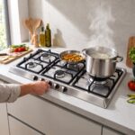 اجاق گاز صفحه‌ای اخوان در آشپزخانه